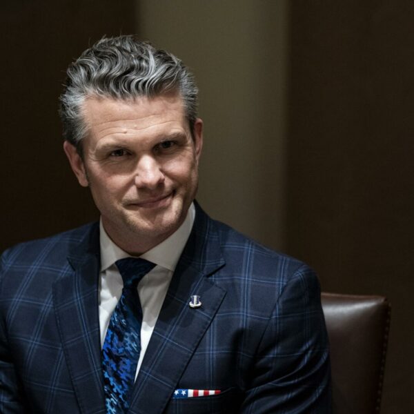 Hegseth ist leichtes Ziel für Spione: Handyinfos überall im Netz zu finden