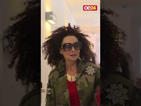 Sixpack! Mausi Lugner schickt Ostergrüße im Bikini | Stars & Society