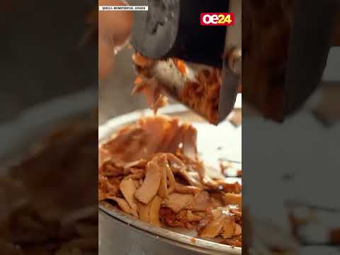 Feuer am Dach von Kebap-Haus in NÖ