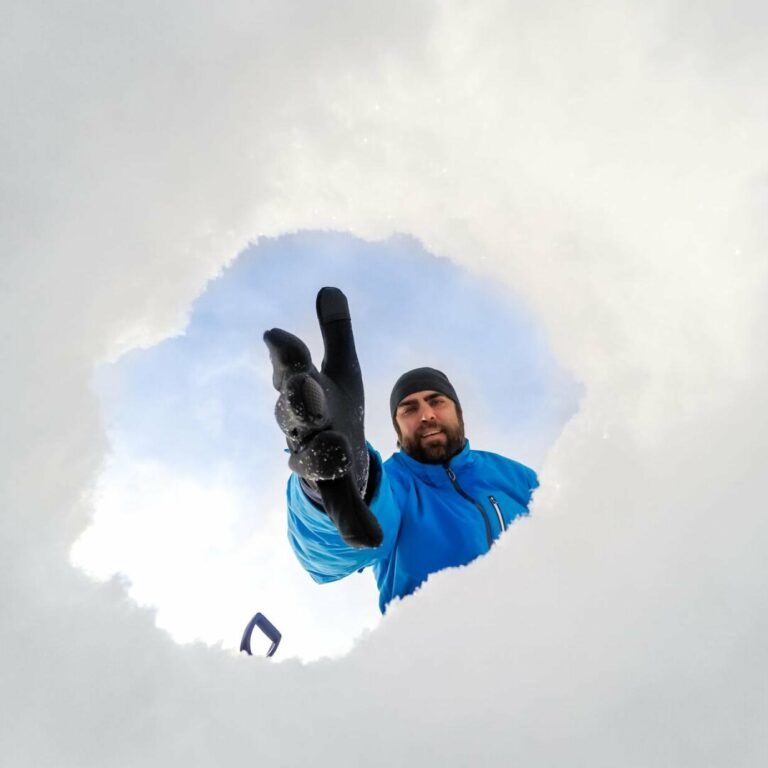 Kritische Lawinengefahr nach Neuschnee: Skitourengeher retten Leben