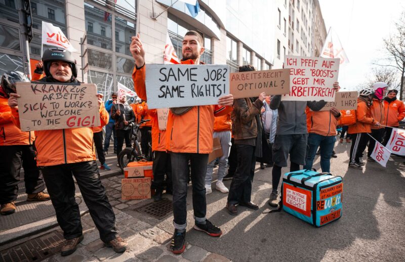 Lieferando-Zusteller demonstrierten in Wien gegen Kündigungen