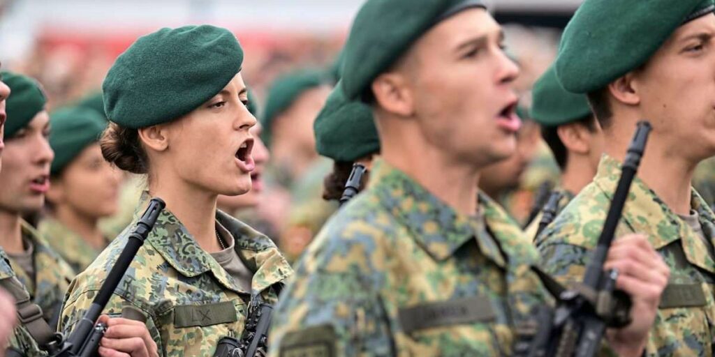 Offiziersgesellschaft-Präsident möchte Wehpflicht für Frauen