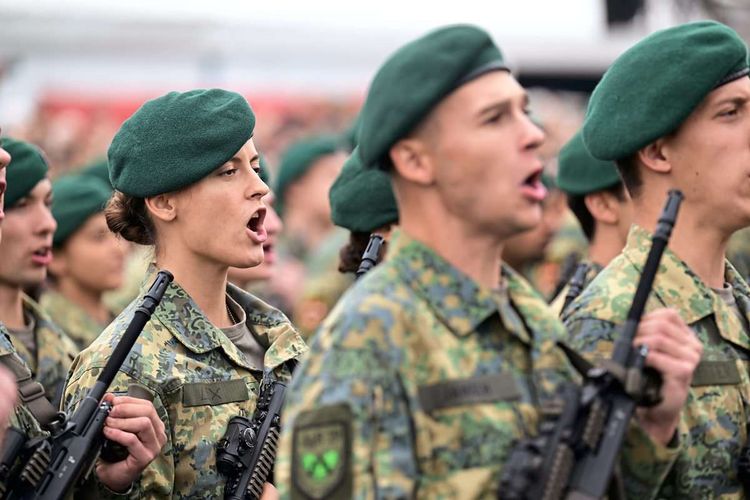 Offiziersgesellschafts-Präsident möchte Wehrpflicht für Frauen