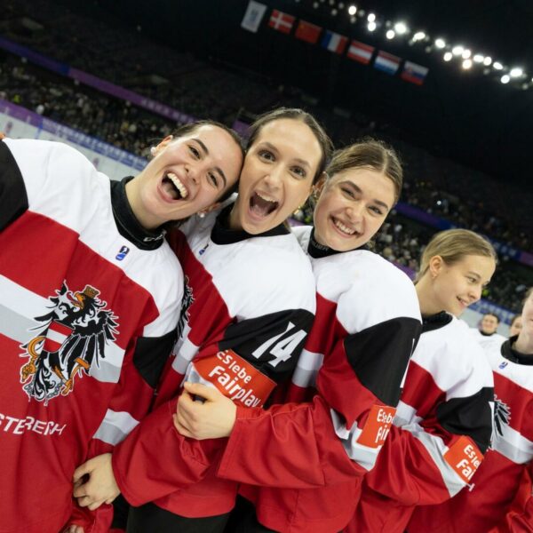 Österreichs Eishockey-Frauen holten Gold bei der B-WM