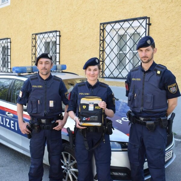 Polizistin und zwei Polizisten wurden in Salzburg zu Lebensrettern