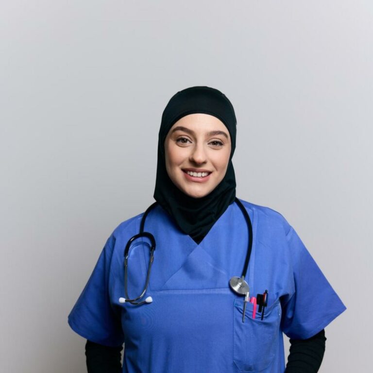 TikTokerin Hatice Koca: “Pflege ist fucking anstrengend” TikTokerin Hatice Koca: “Pflege ist fucking anstrengend”