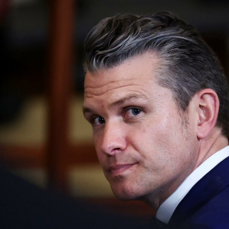 “Unbefugte Offenlegung”: Enger Berater von Pete Hegseth beurlaubt