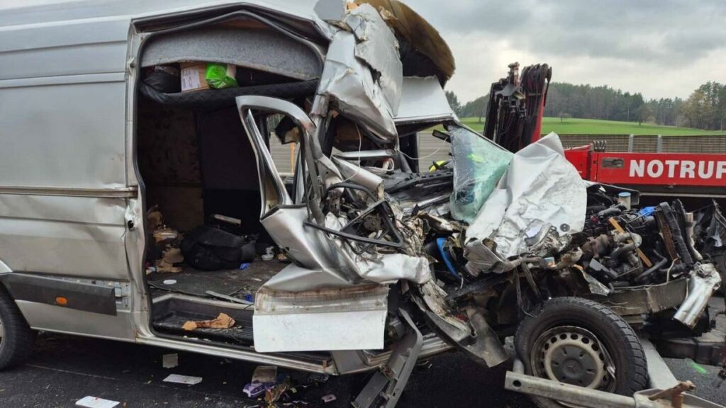Unfall mit 5 Toten auf A2: Unglückslenker gegen Auflagen freigelassen