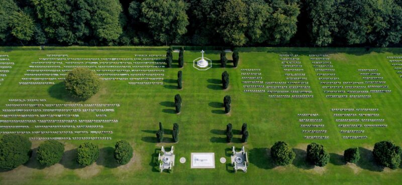 Zwischen Gräbern und Gärten: Charkiw im vierten Kriegsjahr
