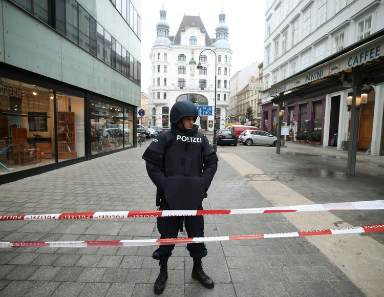 Bewaffneter Mann: Riesiger Polizeieinsatz beim Wiener AKH