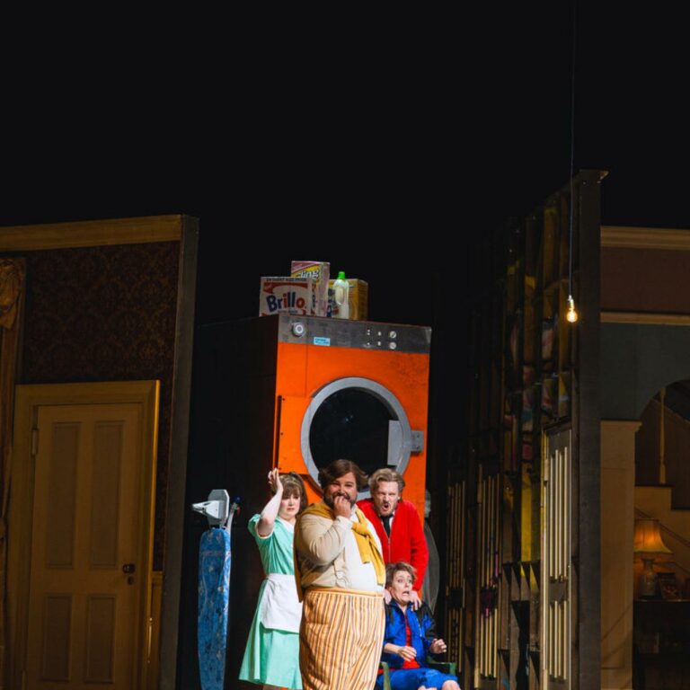 “Die Hochzeit des Figaro”: Wo Susanna zum Struwwelpeter wird