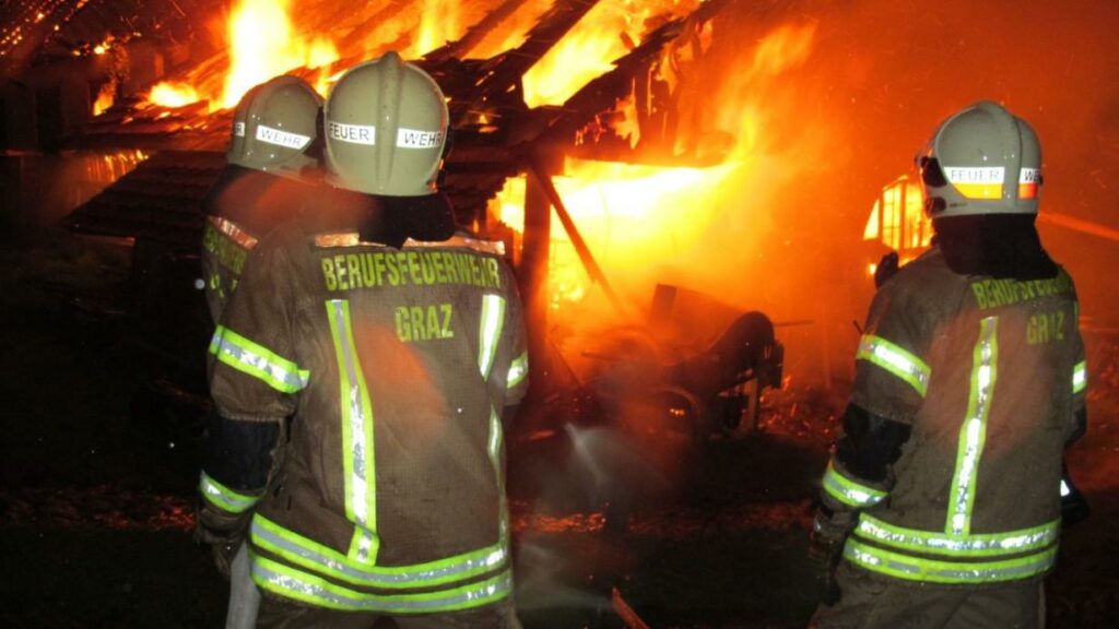 Ein Toter bei Brand in Grazer Dachgeschoss-Wohnung