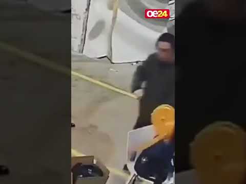 Roboter greift Arbeiter in China an