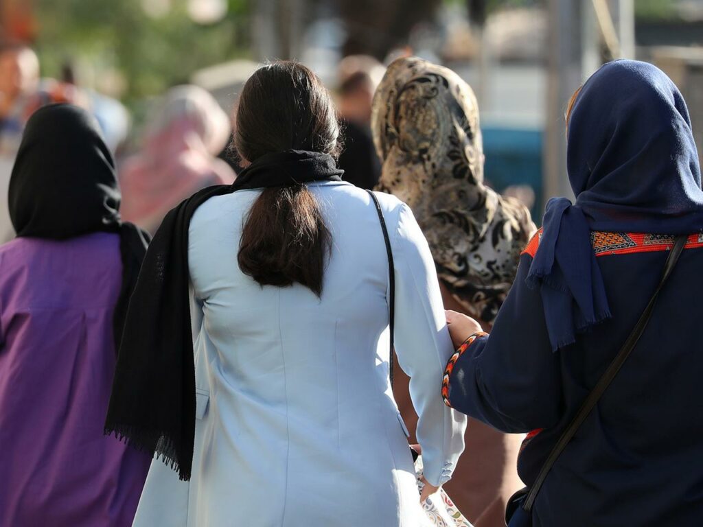 Iran: Umstrittenes Kopftuchgesetz kommt nicht