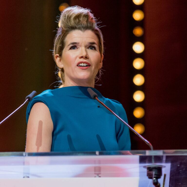 Kurios: Anke Engelke ist Praktikantin bei der Deutschen Bahn