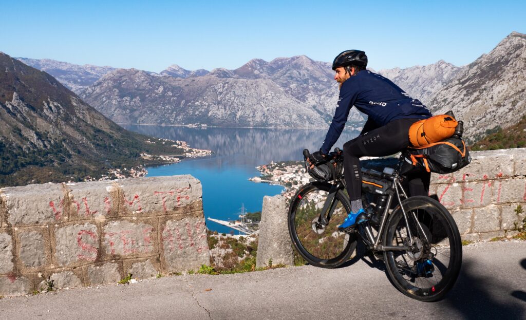 Laufen, Radfahren und Schwimmen: In 31 Tagen um die Welt