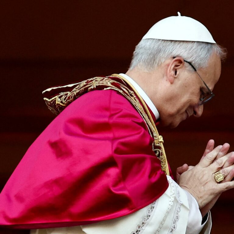 Neuer Papst Leo XIV.: “Vielleicht kann er Trump in die Schranken weisen”