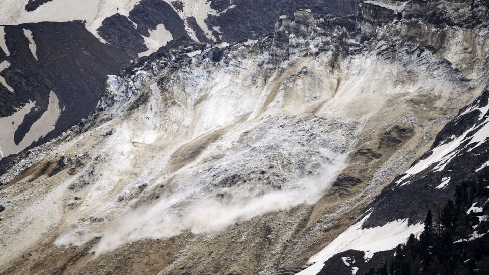 Schweiz: Nach Gletscherabbruch droht jetzt eine Flutwelle
