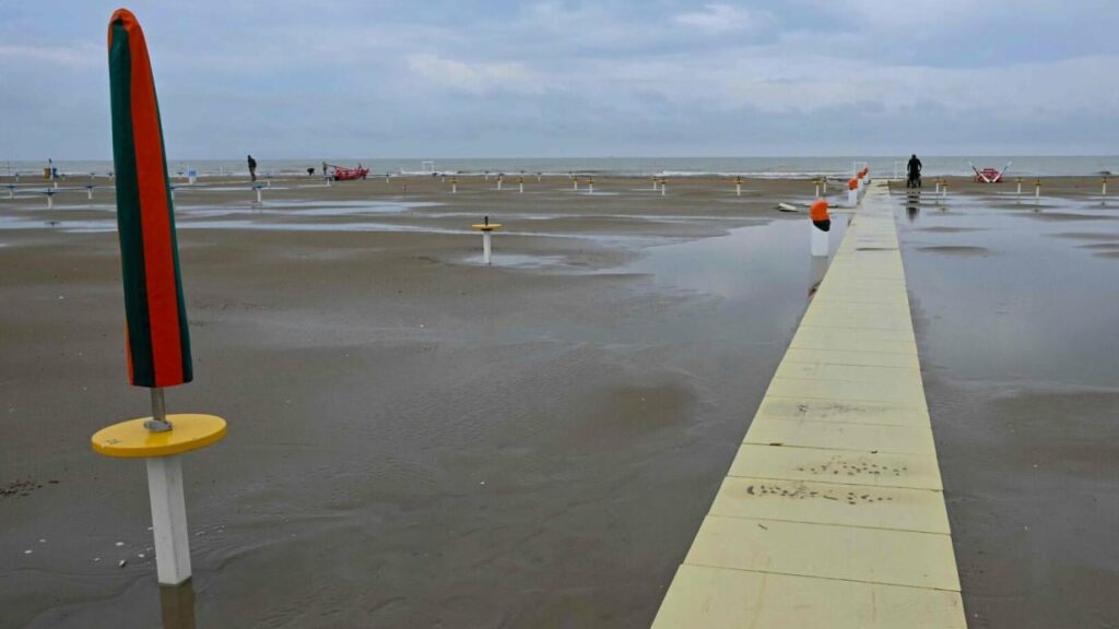 Strand-Bulldozer tötete Urlauberin nördlich von Rimini