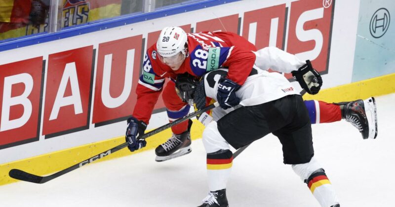 Trotz Loch im Eis: Deutschland gewinnt WM-Härteschlacht