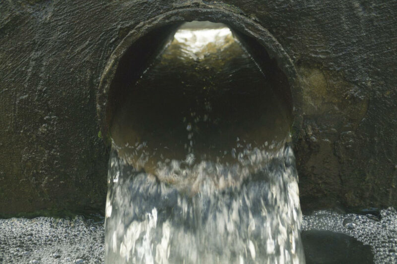 Umweltalarm in Niederndorf: 2000 Liter Diesel im Abwassersystem