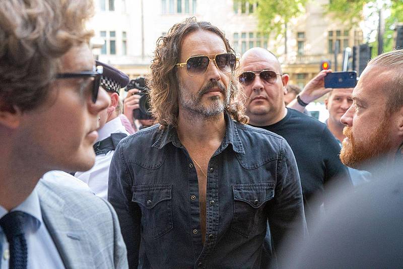 Vergewaltigungsvorwürfe: Russell Brand erschien in London vor Gericht