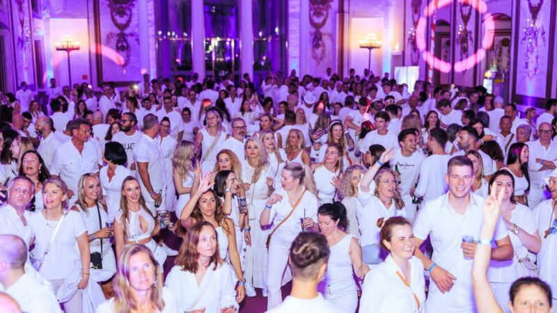 20.000 kamen zur Premiere: Eisenstadt tanzt wieder ganz in Weiß