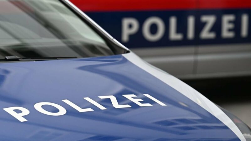 Antiquitätengeschäft überfallen: Zwei Männer auf der Flucht