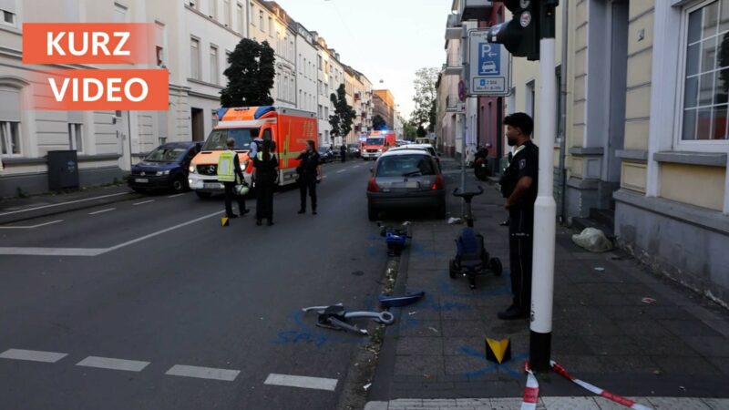 Auf der Flucht nach Schlägerei: Auto fährt in Menschengruppe