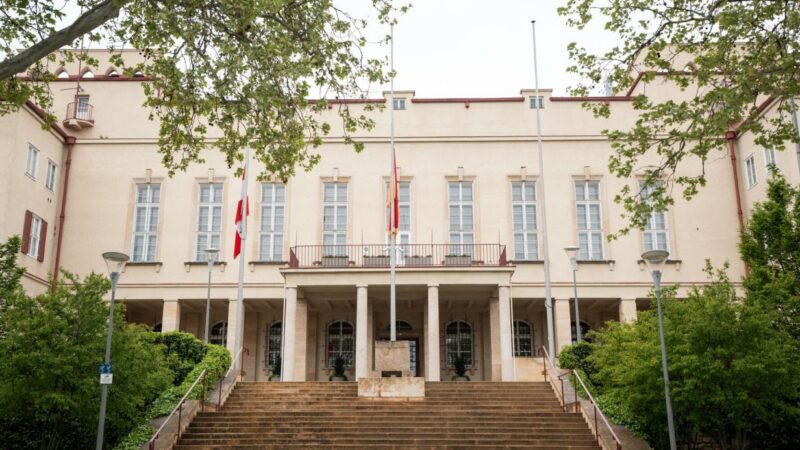 Burgenland gelobt bei Nebenbeschäftigung von Bediensteten Besserung