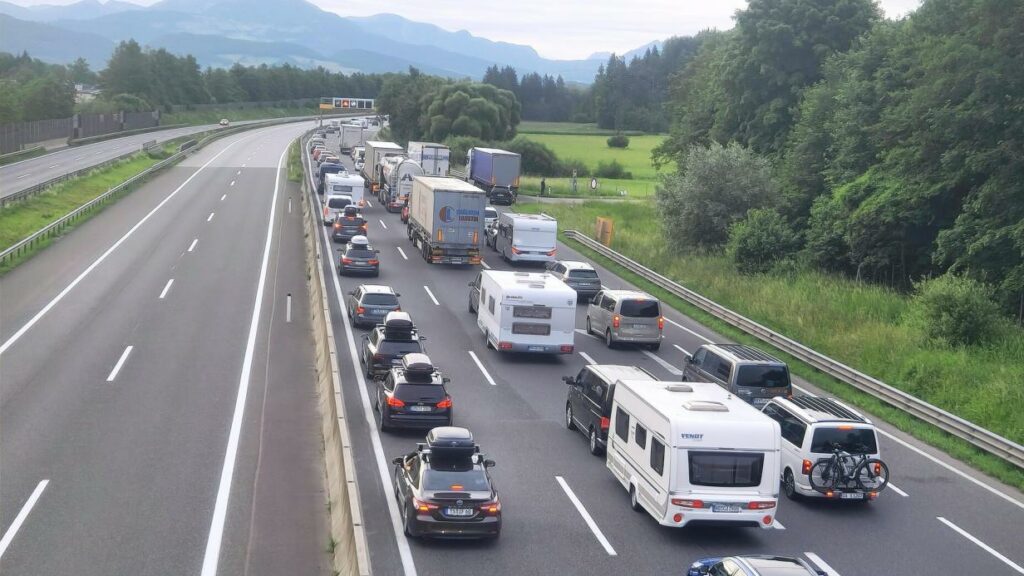 Erneut langer Stau auf der Tauernautobahn Richtung Süden