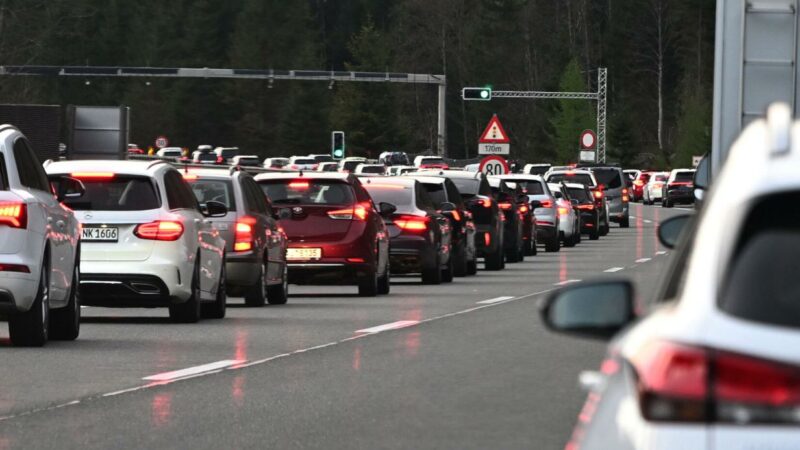 Geduldsprobe für Urlauber: Staus auf österreichischen Autobahnen und Streik in Italien