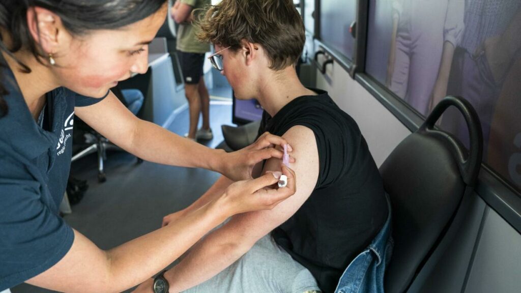 HPV: “Mit zwei Nadelstichen Krebs verhindern” HPV: “Mit zwei Nadelstichen Krebs verhindern”