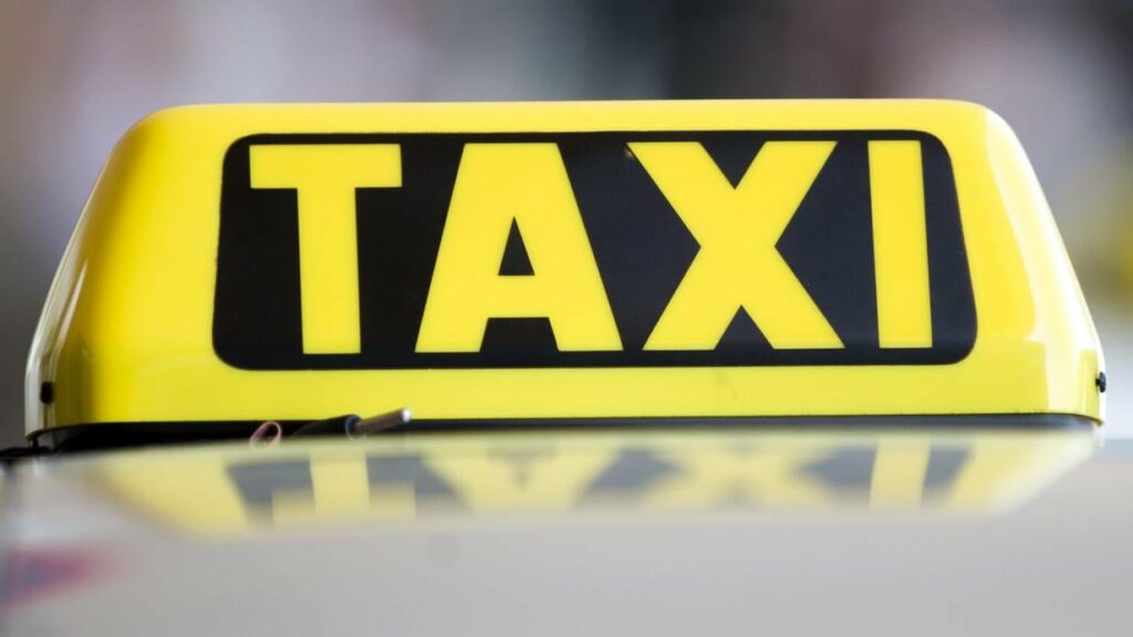 Morddrohung: Taxler sollte über rote Ampeln fahren oder sterben
