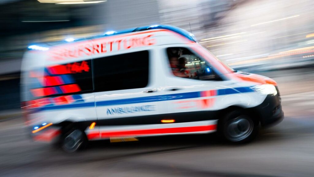 Schock im Freibad: Kinder entdeckten leblose Frau (84) im Wasser