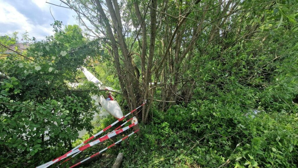 Steiermark: Segelflugzeug stürzte nahe einer Wohnsiedlung ab