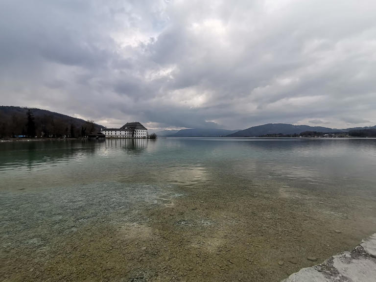 Taucher an der Schwarzen Brücke im Attersee tödlich verunglückt