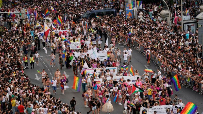 20 Jahre Ehe für alle: Madrids bunter Stöckelschuh-Sprint zur Pride-Week