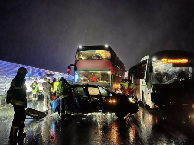 5 Verletzte nach Kollision auf der A10 wegen Aquaplaning