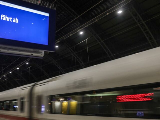 Auf dem Weg nach Wien: Mann mit Axt verletzte in Zug Fahrgäste