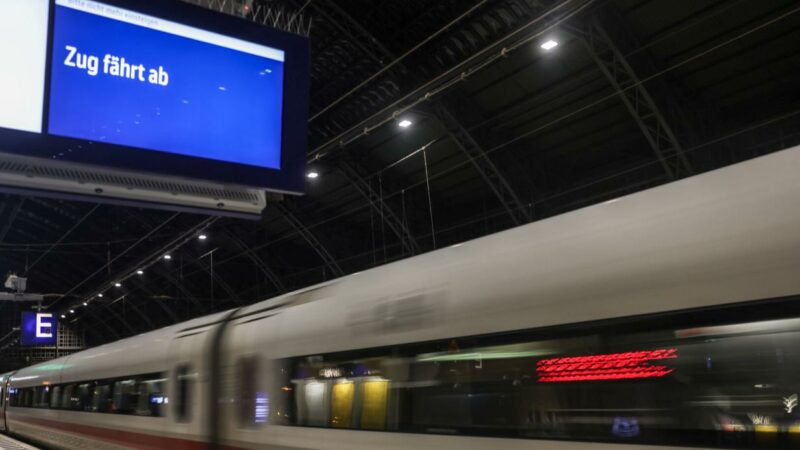Auf dem Weg nach Wien: Mann mit Axt verletzte in Zug Fahrgäste
