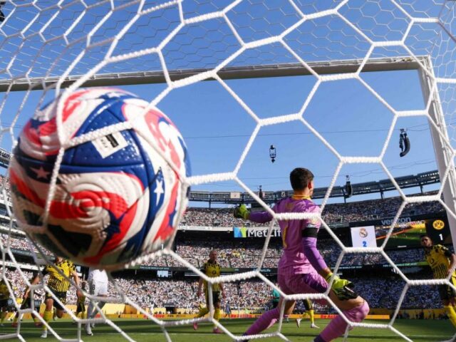 Die Klub-WM und die Gesetze des Spiels: Wem gehört der Fußball?