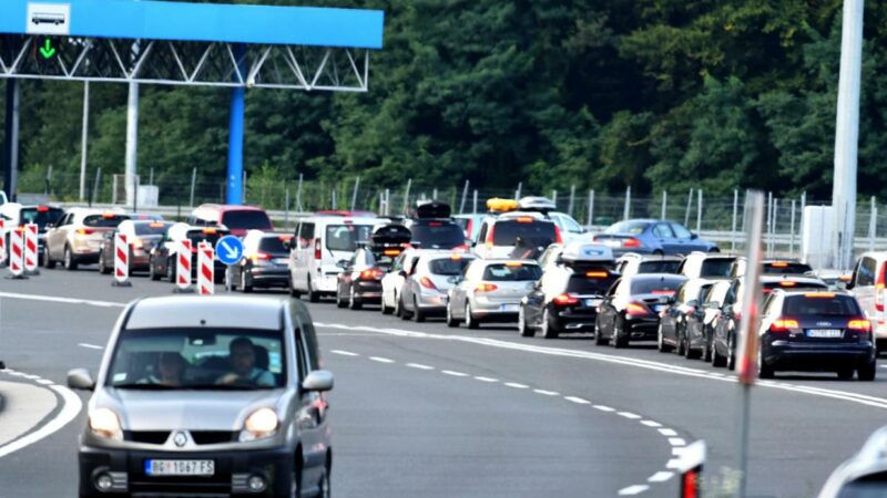 Ferienverkehr: Der Samstag begann (beinahe) staufrei