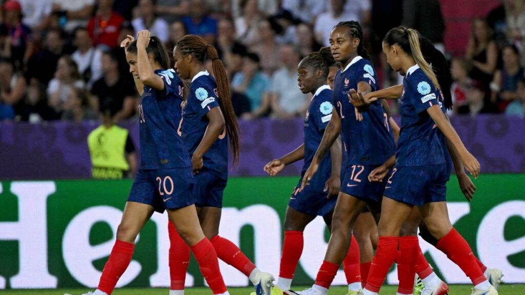 Frauen-EM: Titelverteidiger England stolpert zum Start