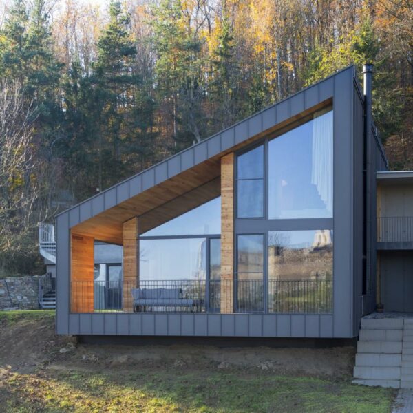 Gars am Kamp: Wohntraum mit Burgpanorama aus Holz