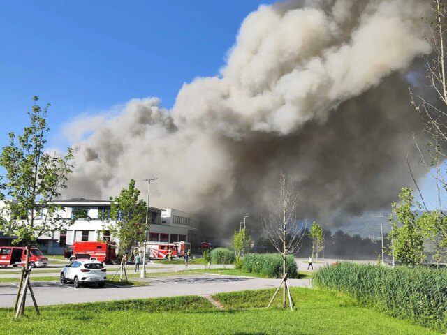 Großbrand bei Maschinenbauer EMCO in Hallein ausgebrochen