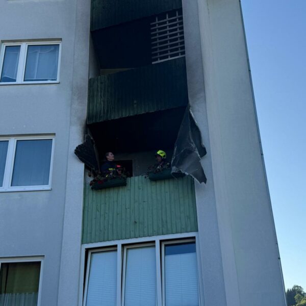 Großeinsatz in NÖ: Balkon-Grillerei endete mit einem Brand