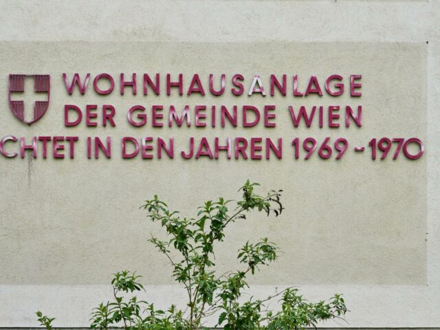 “Hitzefalle” Gemeindewohnung: Volksanwältin kritisiert Wiener Wohnen