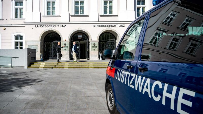 Homosexuelle in Fallen gelockt: “Pedo Hunter” stehen vor Gericht