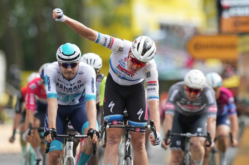 Merlier-Etappensieg bei der Tour de France von Sturz überschattet